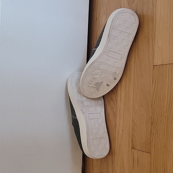 MICHAEL KORS SLIP ON SHOES SPARKE GRAY SIZE 2 GIRLS - Picture 6 of 8